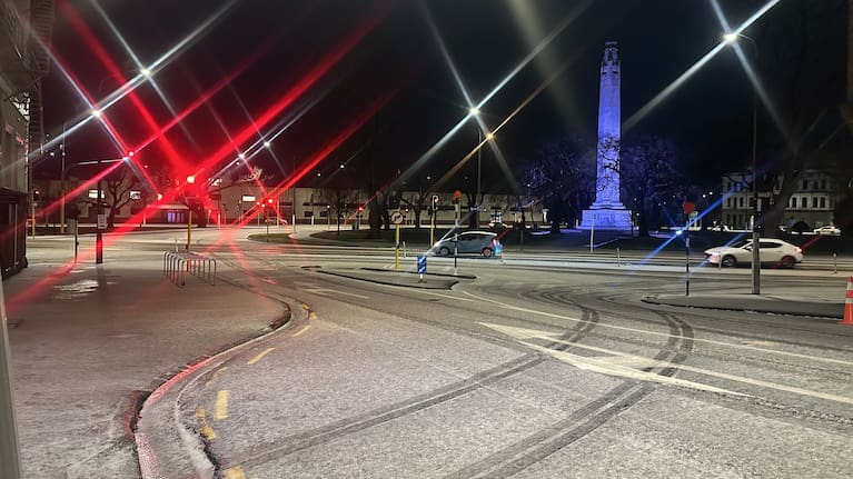 Snow on the streets of Dunedin.