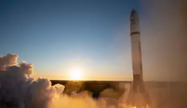 SpaceX launches Starship Flight 13 with 20 Starlink V3 satellites from Texas