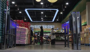 Asian supermarkets could provide competition for duopoly, experts say