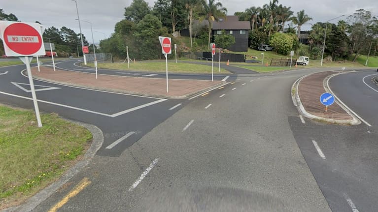 The Tauhinu Rd off-ramp at Greenhithe.