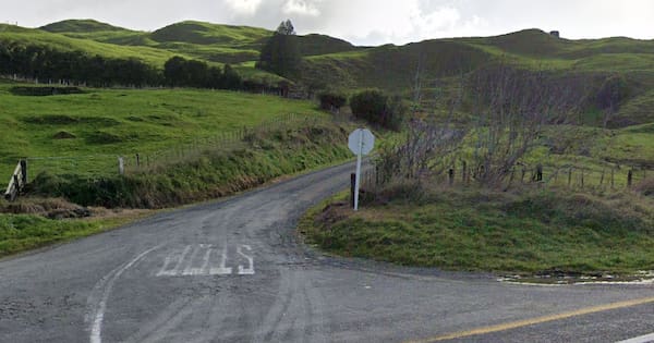 Back road shut to non-locals as drivers abuse workers, ignore detours