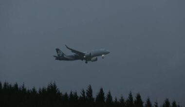 Strong winds force Air New Zealand flight to abandon Queenstown landing