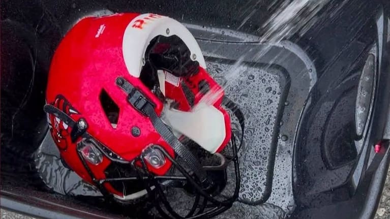 The player wore the helmet for more than an hour.