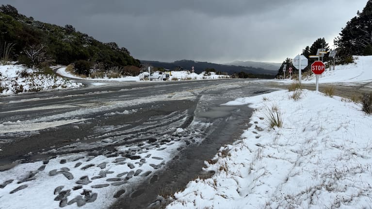 SH1 from the top of Dunedin to Waitati remained closed.