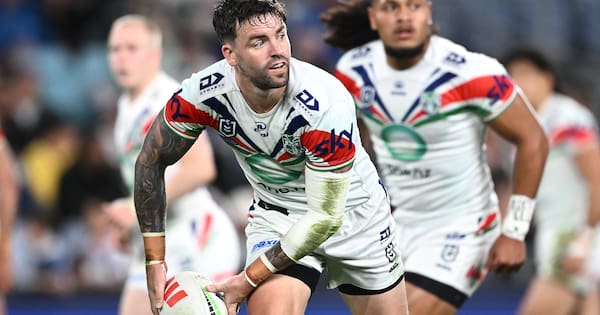Warriors defeat Souths, climb to first on NRL ladder
