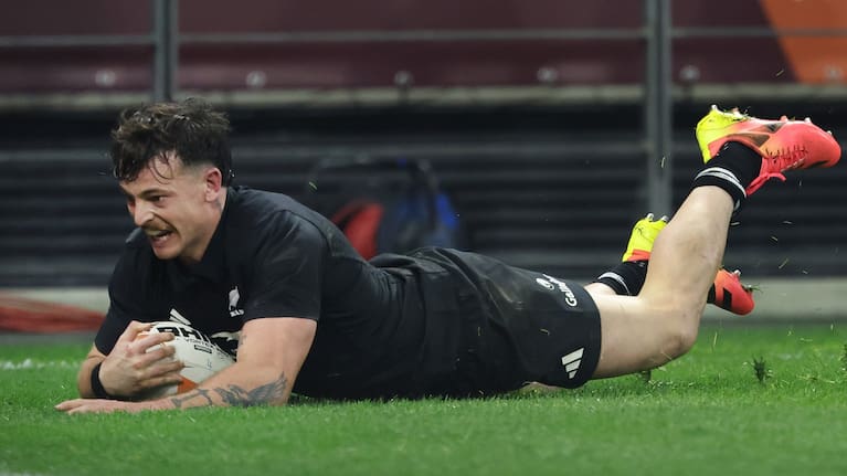Wing Leroy Carter scores for the All Blacks.