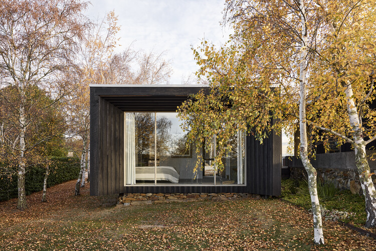 The Plinth House 2 / Luke Stanley Architects - Image 1 of 16