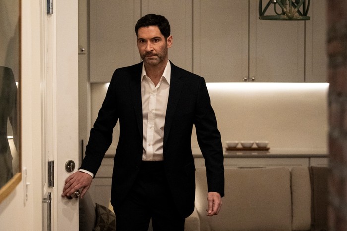 Tom Ellis as Colin Glass in CIA