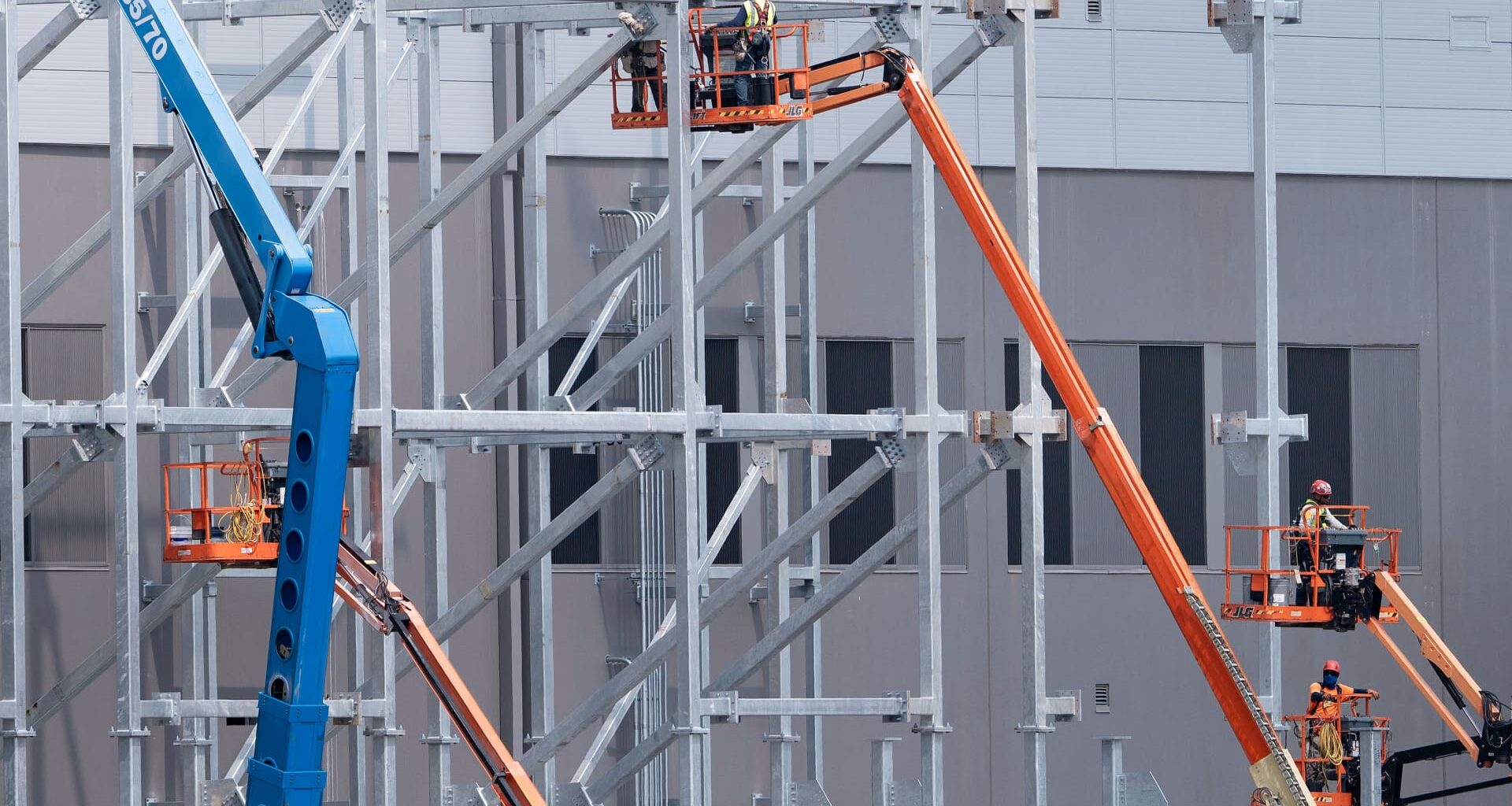 The blue-collar AI job is booming. Will data center backlash bust it?
