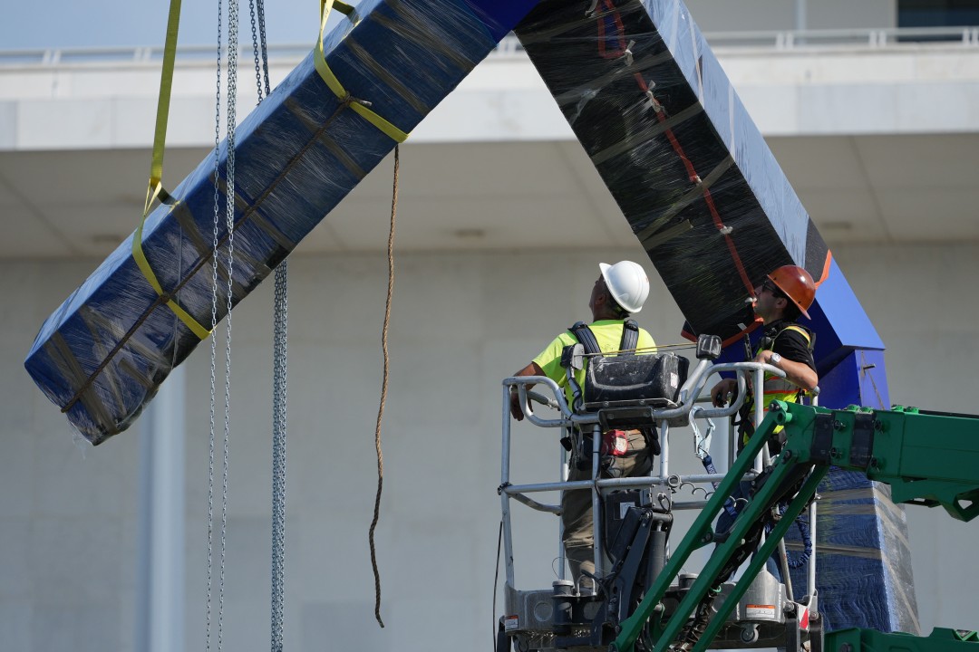 An Iconic Part of the Kennedy Center Comes Down