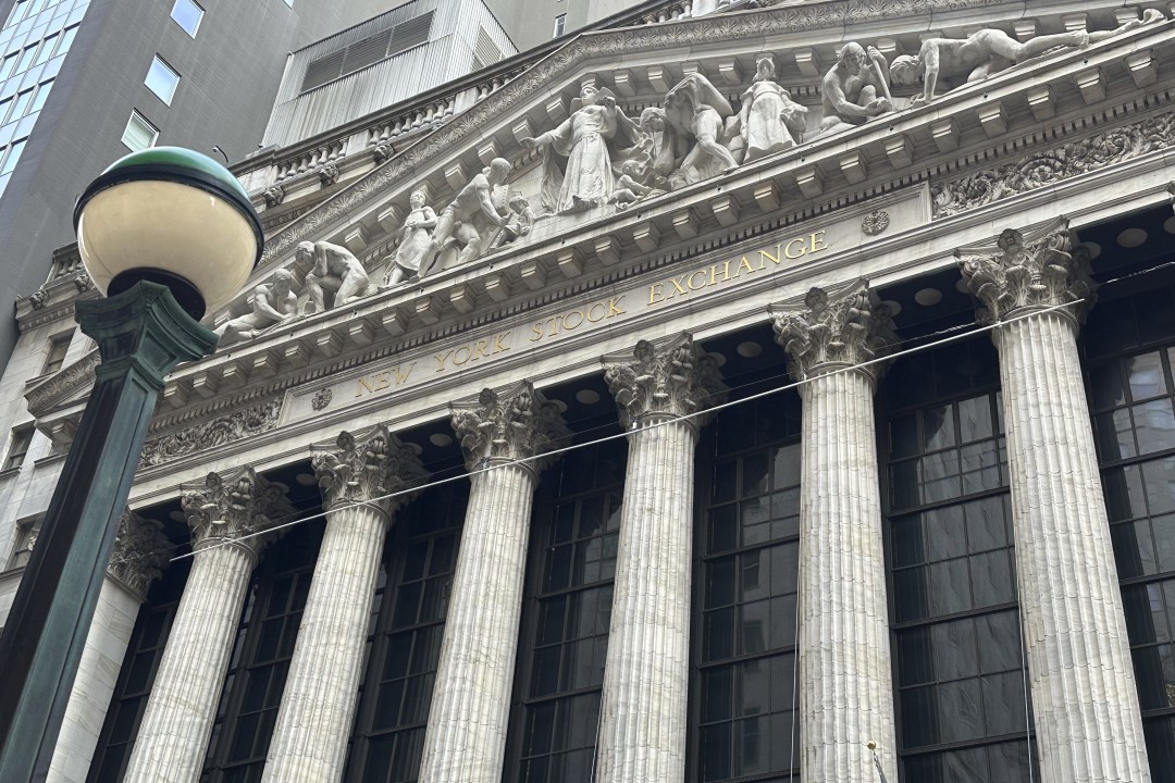 Dow Drops 352 Points as Inflation Worries Rise