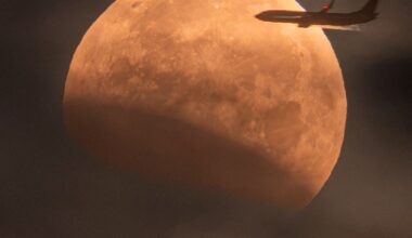 APOD: 2026 September 1 - A Plane Lunar Eclipse