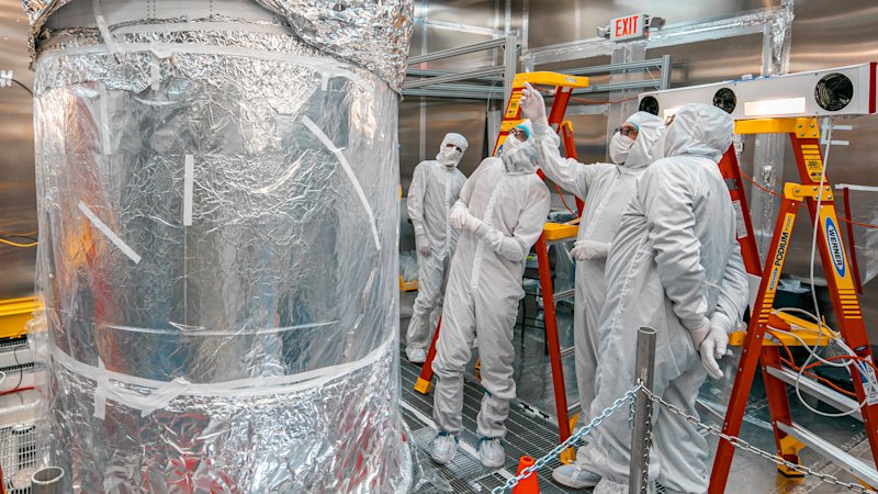 Dark matter: Flash of light gives scientists burst of inspiration
