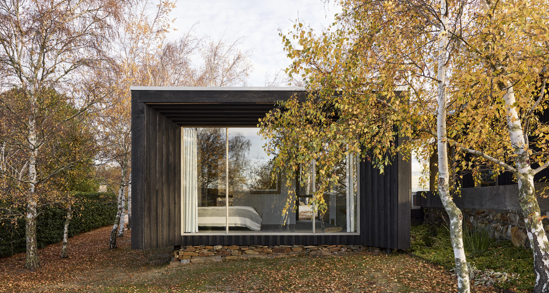 The Plinth House 2 / Luke Stanley Architects