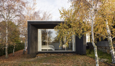 The Plinth House 2 / Luke Stanley Architects