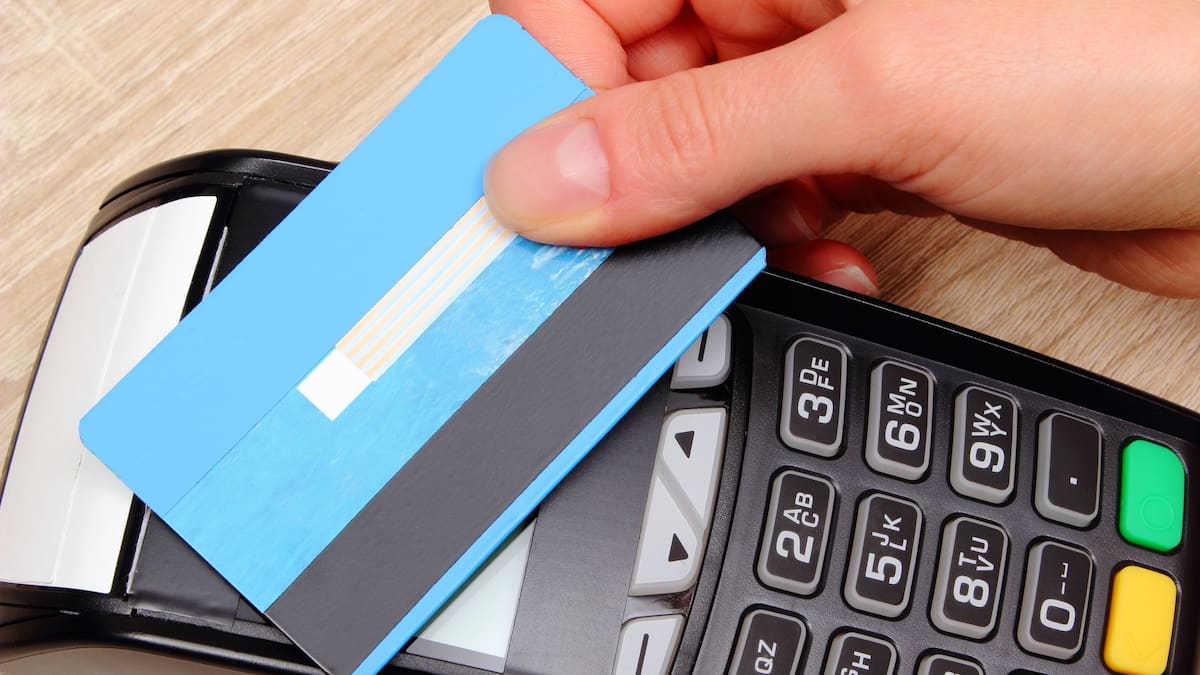 Cash-strapped Kiwis reaching for credit cards at 24-year high