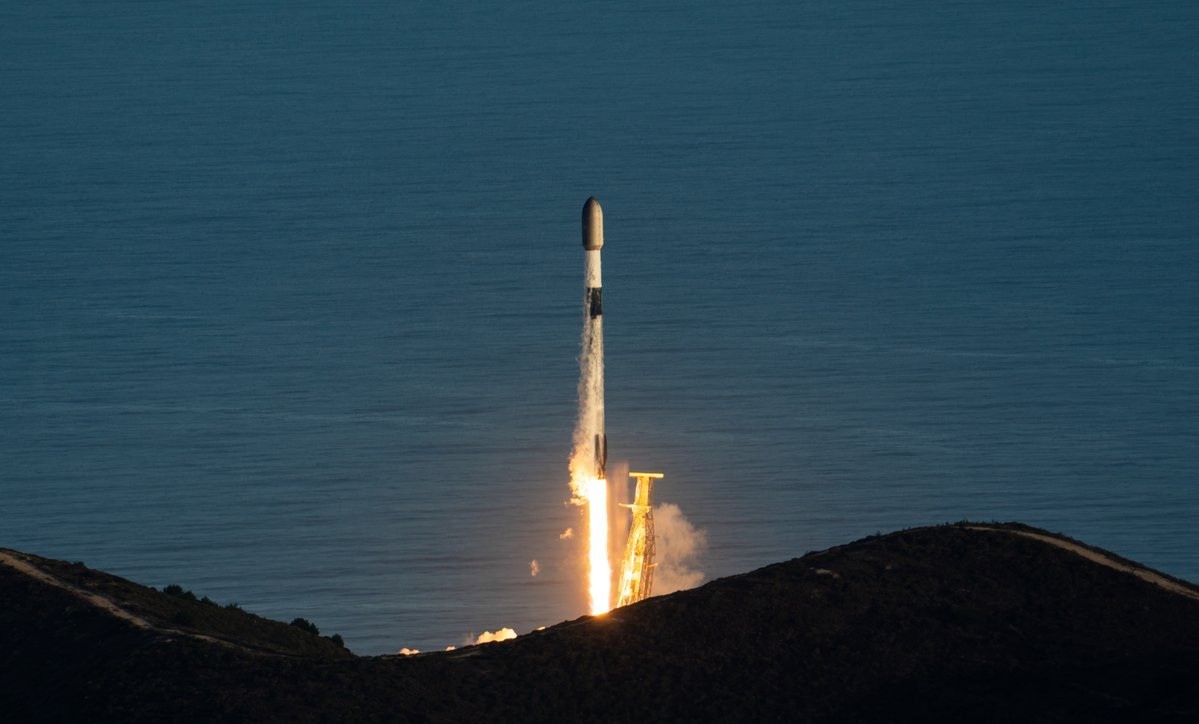 SpaceX Falcon 9 rocket launching Starlink satellites.