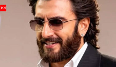 Ranveer Singh makes first public appearance after welcoming second daughter with Deepika Padukone; attends screening of Padda starrer ‘Hunkkaar: The Roar’ | Hindi Movie News