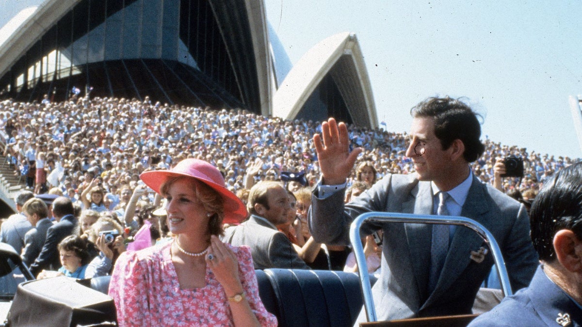 Charles Spencer reveals the truth behind Princess Diana's famous tears in Australia