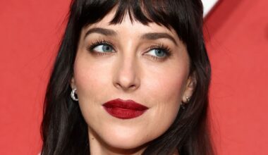 Dakota Johnson Says Goodbye to the Blurred Lip