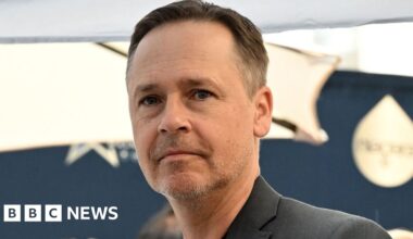 US actor Chad Lowe 'heartbroken' after death of daughter Fiona aged 13 - BBC