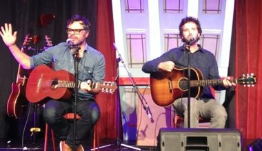 Comedy duo Flight of the Conchords sell out in 3 minutes