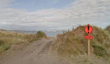Two dead after boat capsizes at Tangimoana Beach, survivor in hospital after swimming ashore