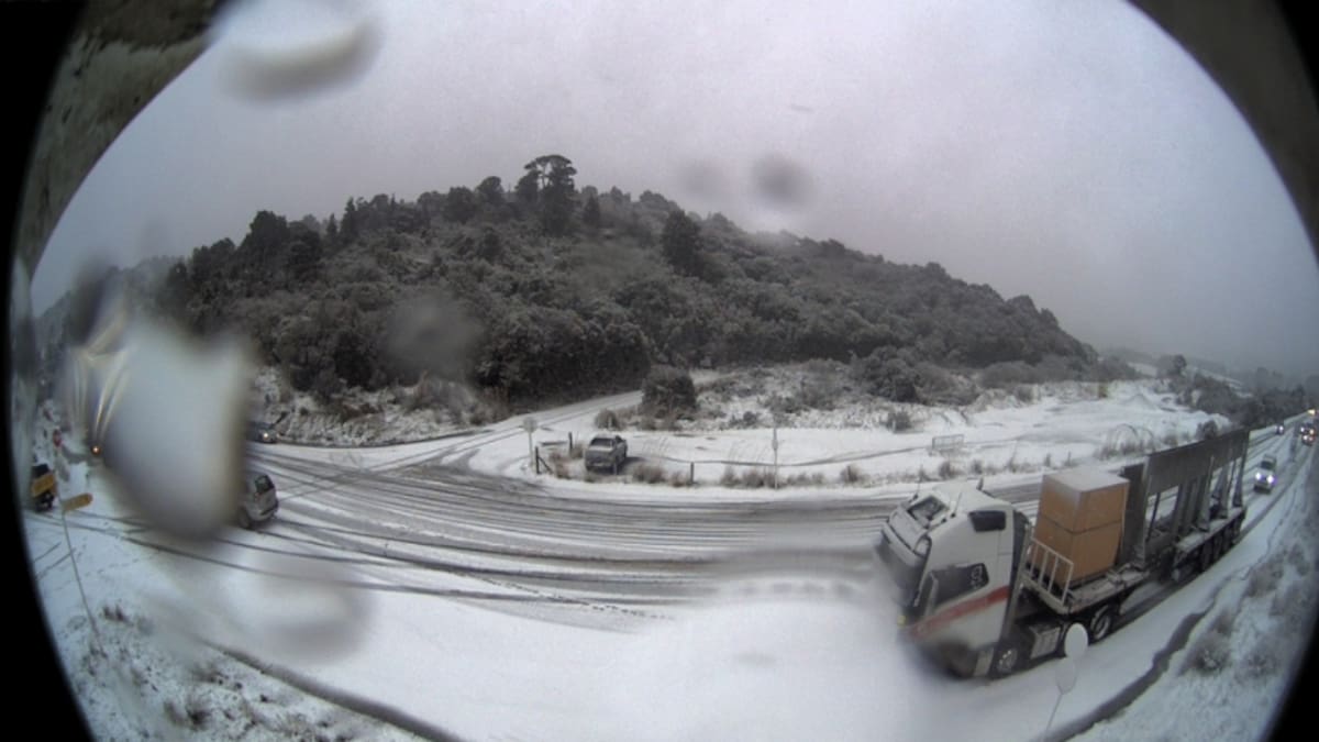 South Island weather: Snow and flooding close two highways