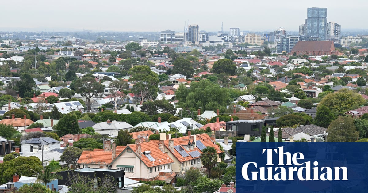 House prices could fall 10%, analysts predict, as fourth interest rate hike looms | Housing