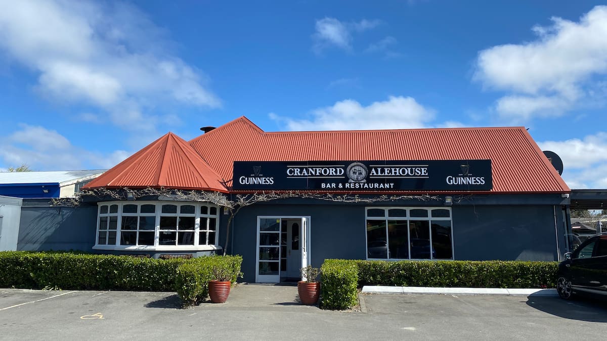 Christchurch pub Cranford Ale House searched by Department of Internal Affairs in pokie investigation