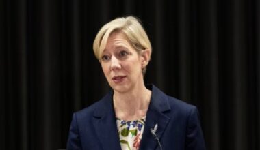 Reserve Bank hikes OCR, warns inflation will stay elevated this year - NZ Herald