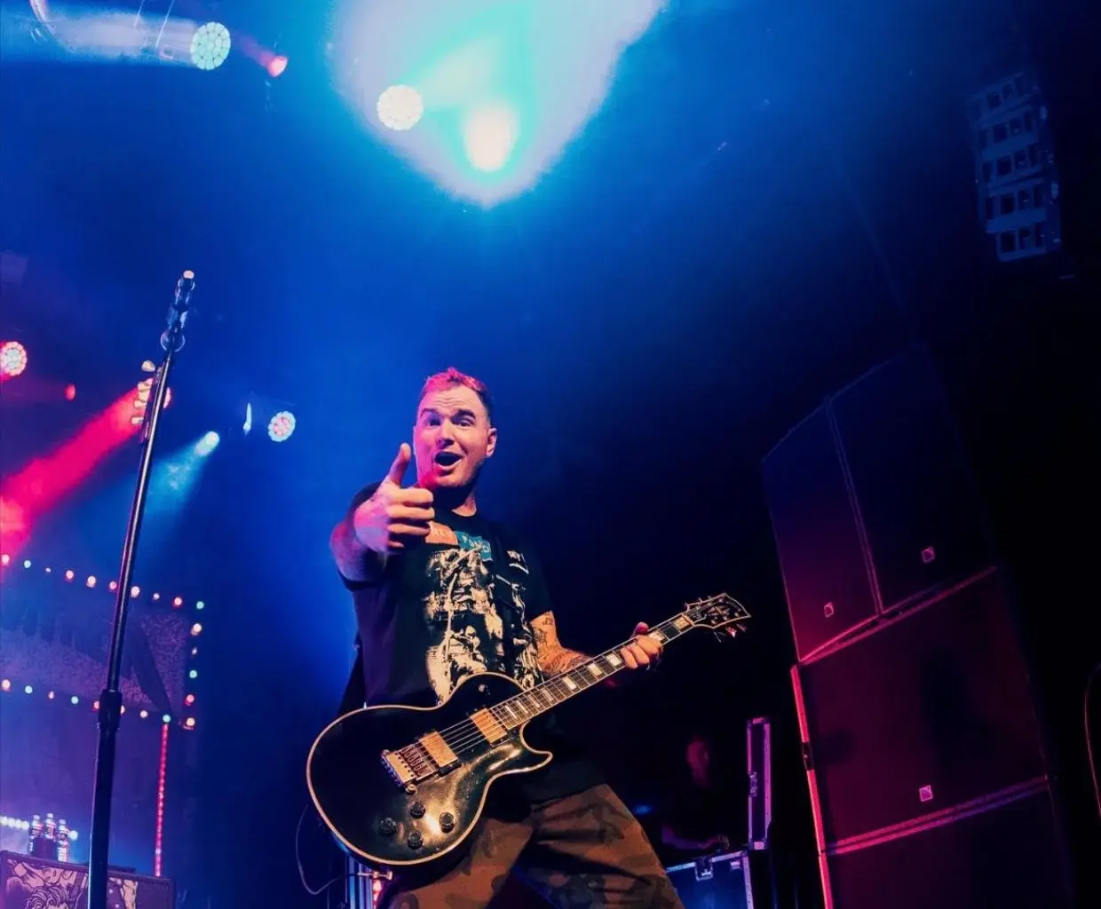 ‘Devastated and shocked’: Founding member of prominent pop-punk band dies aged 45 - Stuff
