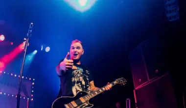 ‘Devastated and shocked’: Founding member of prominent pop-punk band dies aged 45 - Stuff