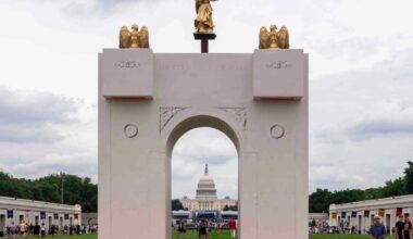 Trump wants a 76m arch in Washington. Now he says it needs drones and snipers - Stuff