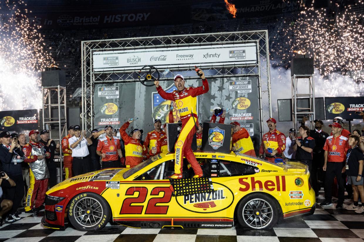 NASCAR drivers trade punches in pit lane brawl after late crash - stuff.co.nz