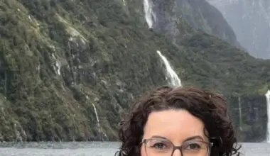 Family of missing Queenstown woman ‘in shock’ as search continues - Stuff