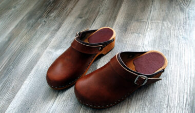 Clogs Are the Comfy-Chic Shoe Trend Taking Over Fall