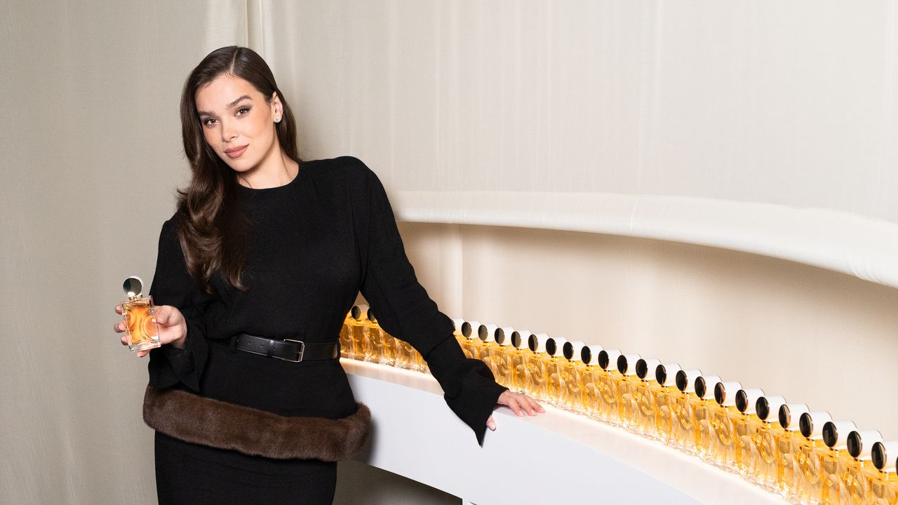 All That Glimmers: Hailee Steinfeld and Estée Lauder Unveiled their New Fragrance