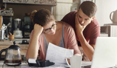 What are the main expenses in EU households? - News articles