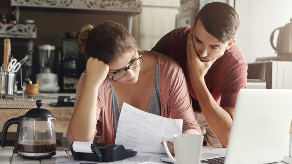 What are the main expenses in EU households? - News articles