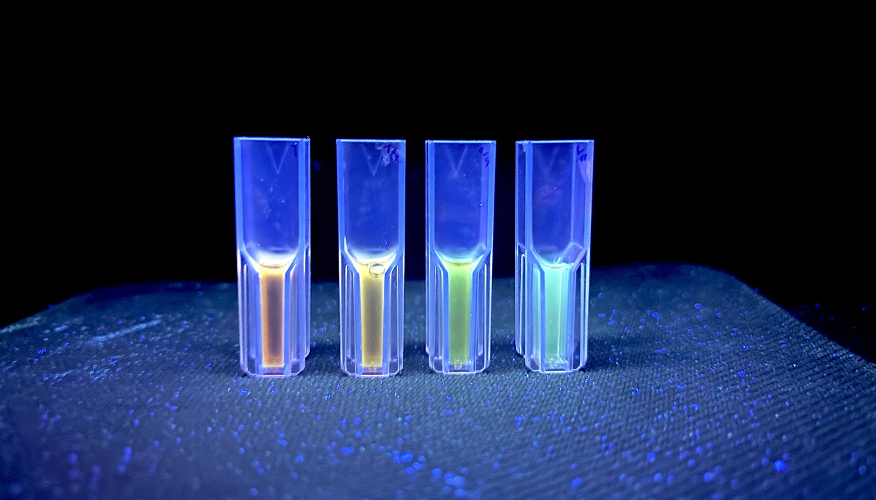 Chemistry in Pictures: Controlling colors