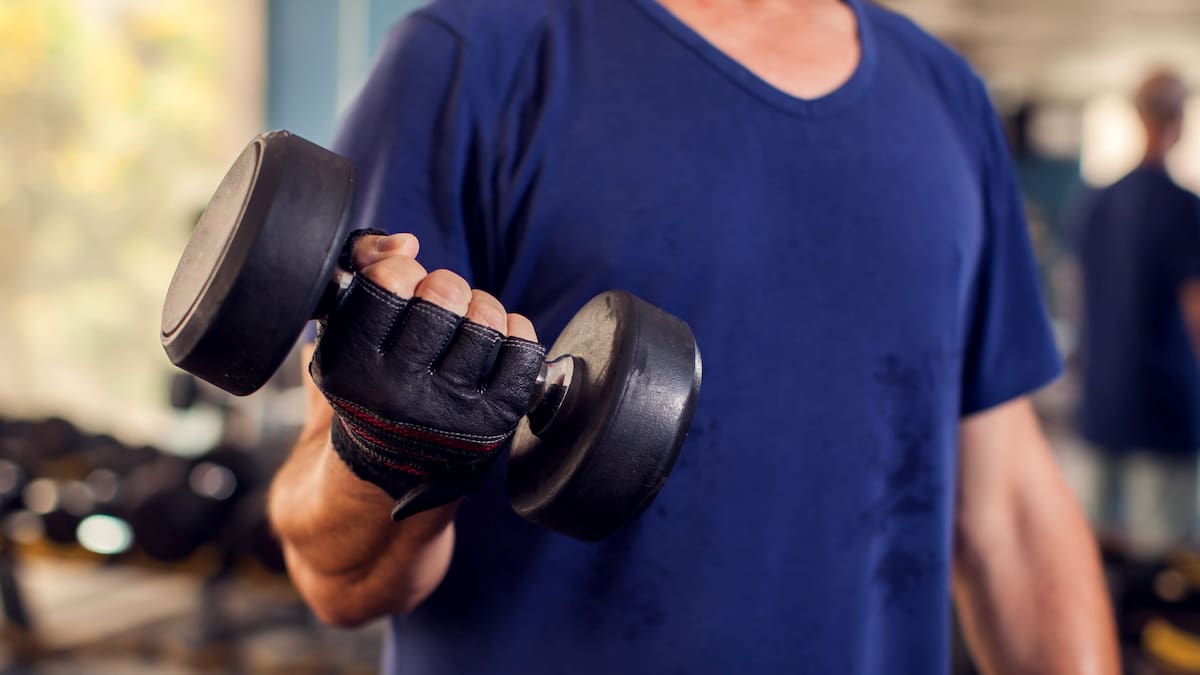 Advice: He’s up at 4am to work out. She’s exhausted and alone with their kid