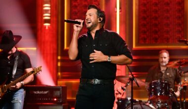 Watch Luke Bryan Showcase 'Signs' on 'Fallon'