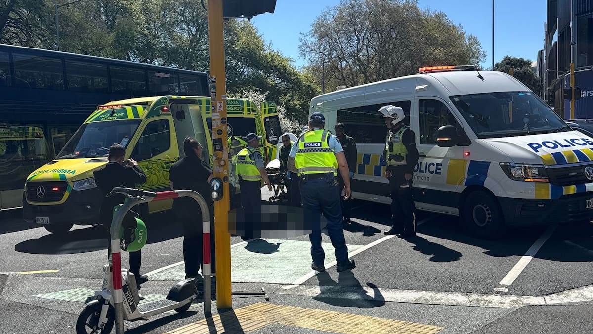 Two people injured after scooter hits pedestrian at Victoria Park intersection in Auckland CBD
