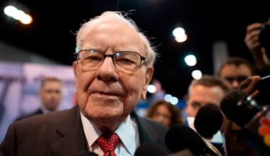 Warren Buffett’s The Snowball: What it teaches about investing and life – Sam Goldwater