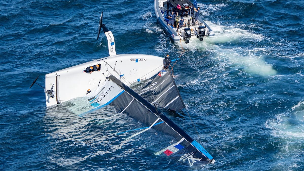 America’s Cup: French capsize again as Luna Rossa, Team NZ remain on top in Naples