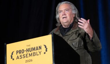 Sanders, Bannon warn of AI dangers in rare US left-right alignment