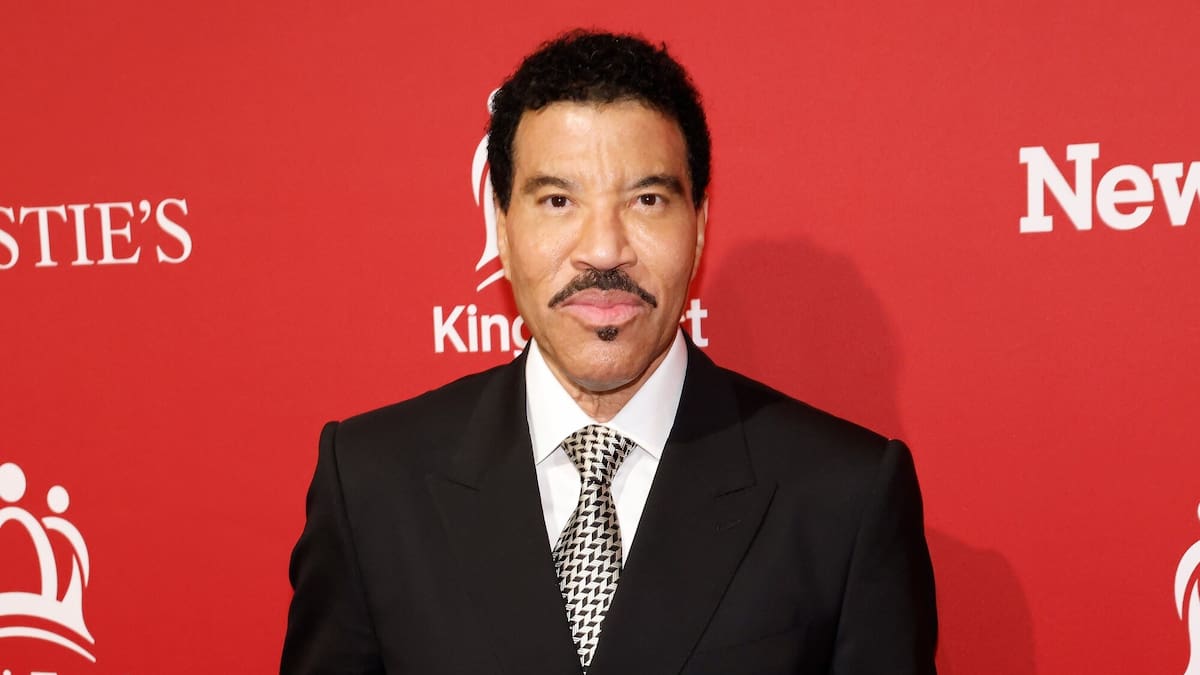 Lionel Richie remains in ICU after struggling on stage in St Louis