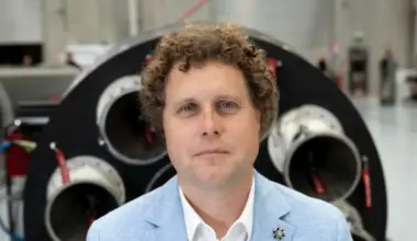 Rocket Lab founder Sir Peter Beck wins BusinessDesk CEO of the Year award