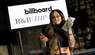 Kehlani Accepts Billboard's R&B Artist of the Year Award: Video